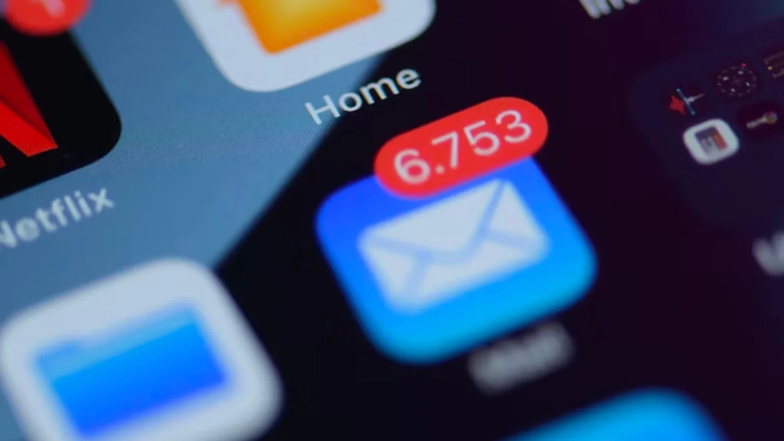 A notification badge on a mobile email client